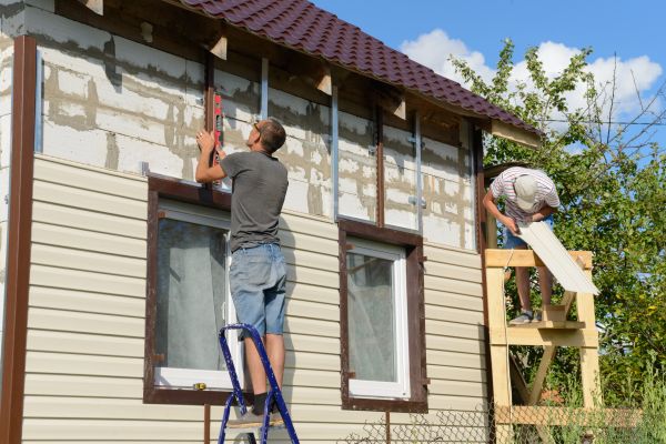 Cost of Handyman Siding Repair in Huntington Station