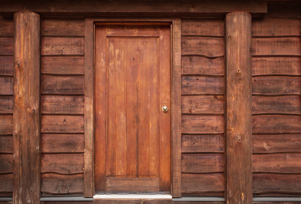 Log Cabin Siding Installation in Huntington Station