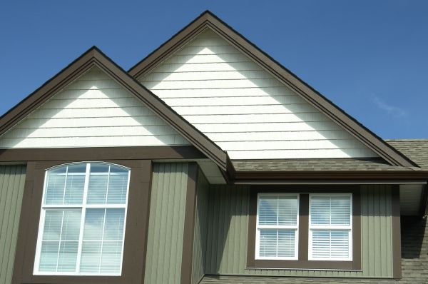 Cost of Vertical Vinyl Siding Repair in Huntington Station