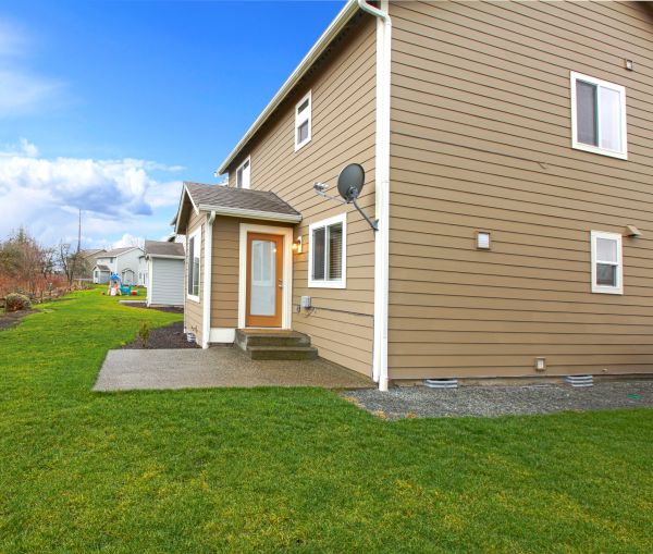 Clapboard Siding Repair in Huntington Station