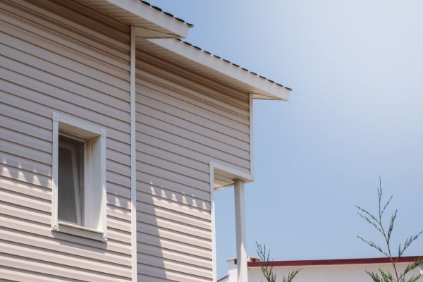 Cost of Vinyl Siding Hole Repair in Huntington Station
